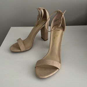 Lulus Taylor Natural Suede Ankle Strap Shoes. 4’’ block wrapped heel. Size 6.